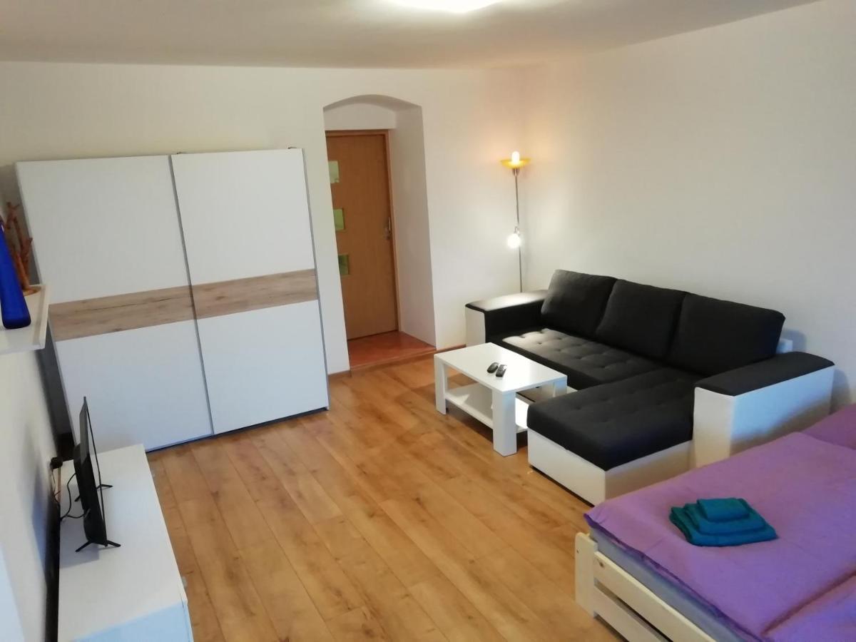 Apartman Albreit Яхимов Екстериор снимка